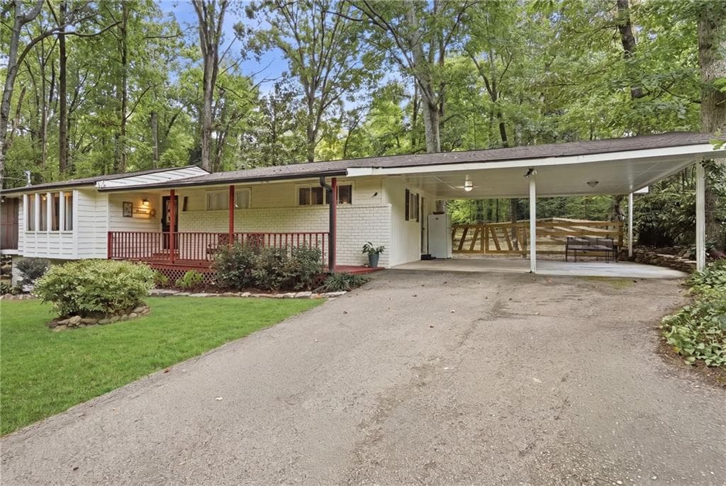 3 bedroom, 1 bathroom, 1,172 sq ft single family residence for sale at 872 E Morningside Drive, Lawrenceville, GA 30043 — photo 2