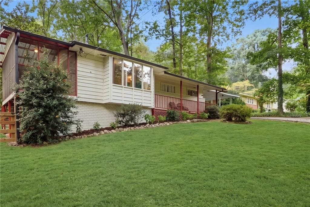 3 bedroom, 1 bathroom, 1,172 sq ft single family residence for sale at 872 E Morningside Drive, Lawrenceville, GA 30043 — photo 3