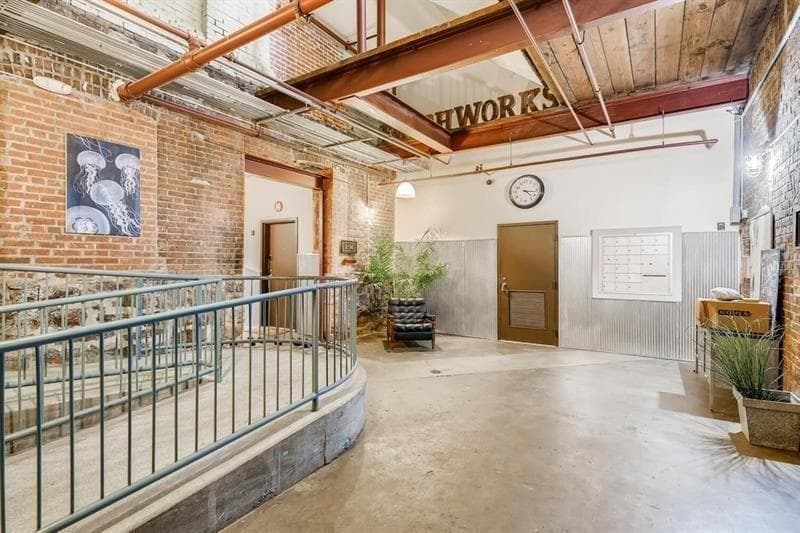 2 bedroom, 1 bathroom, 2,504 sq ft condominium for sale at 19 Hilliard Street 4, Atlanta, GA 30312 — photo 2