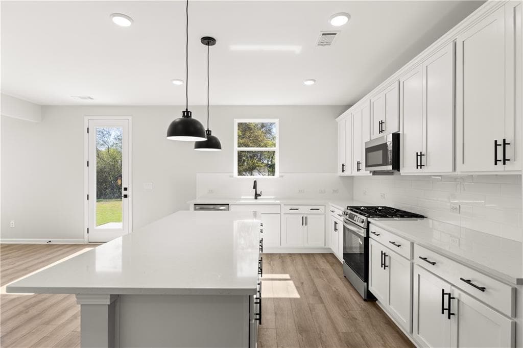 4 bedroom, 4 bathroom, 2,655 sq ft single family residence for sale at 75 Spruce Hollow, Winder, GA 30680 — photo 8