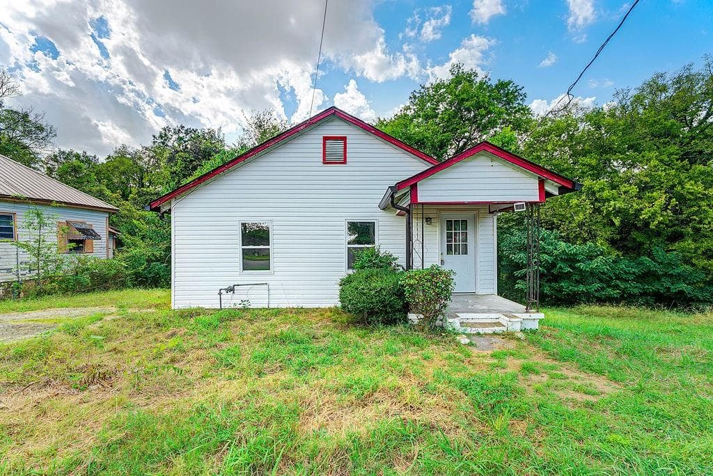 2 bedroom, 1 bathroom, 889 sq ft home for sale at 7 Heard Street, Rome, GA