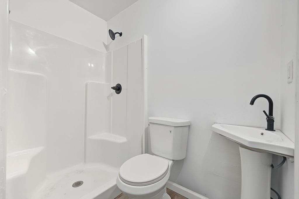 2 bedroom, 1 bathroom, 889 sq ft single family residence for sale at 7 Heard Street, Rome, GA 30161 — photo 6