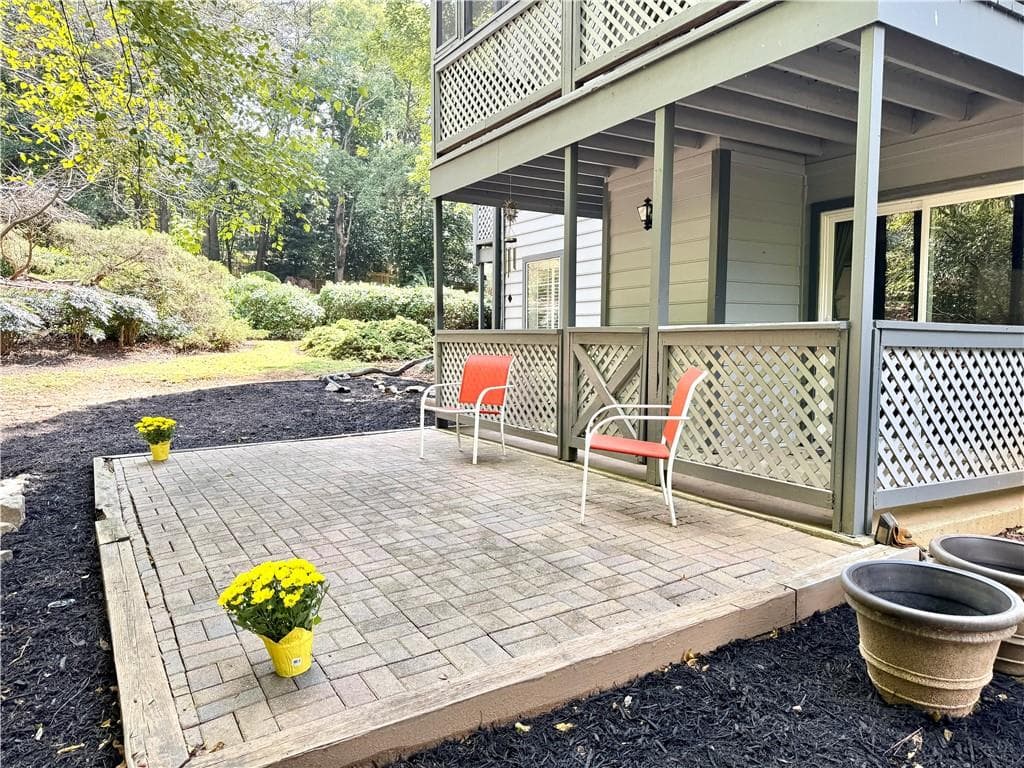 2 bedroom, 2 bathroom, 1,260 sq ft condominium for sale at 1164 Weatherstone Drive, Atlanta, GA 30324