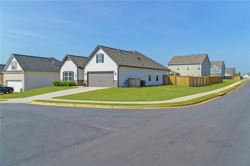 3 bedroom, 2 bathroom, 1,819 sq ft single family residence for sale at 400 Sierra Point, Cartersville, GA 30120 — photo 2