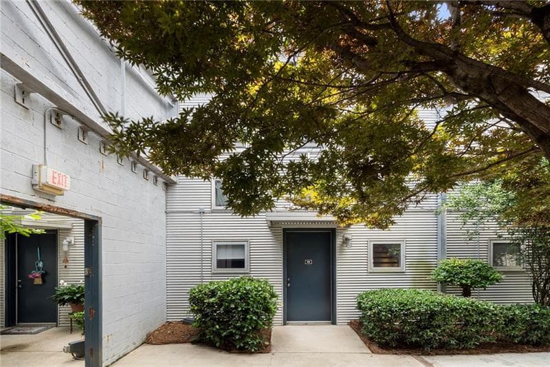 1 bedroom, 2 bathroom, 1,115 sq ft condominium for sale at 400 Village Parkway 128, Atlanta, GA 30306 — photo 4