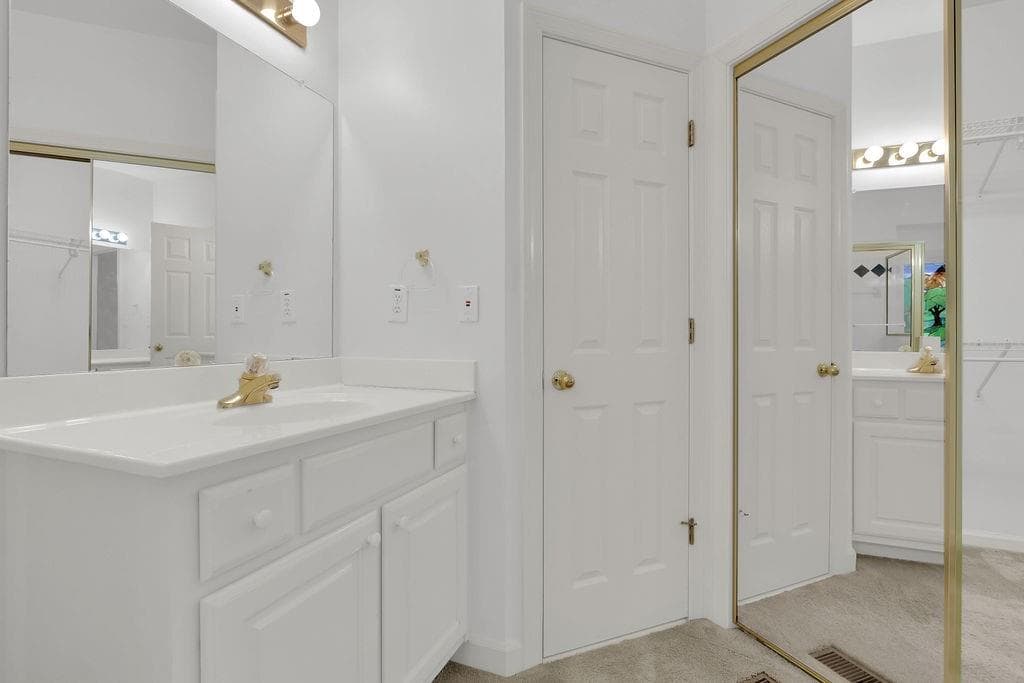 4 bedroom, 3 bathroom, 2,383 sq ft single family residence for sale at 3760 Colonial Trail, Lilburn, GA 30047 — photo 10