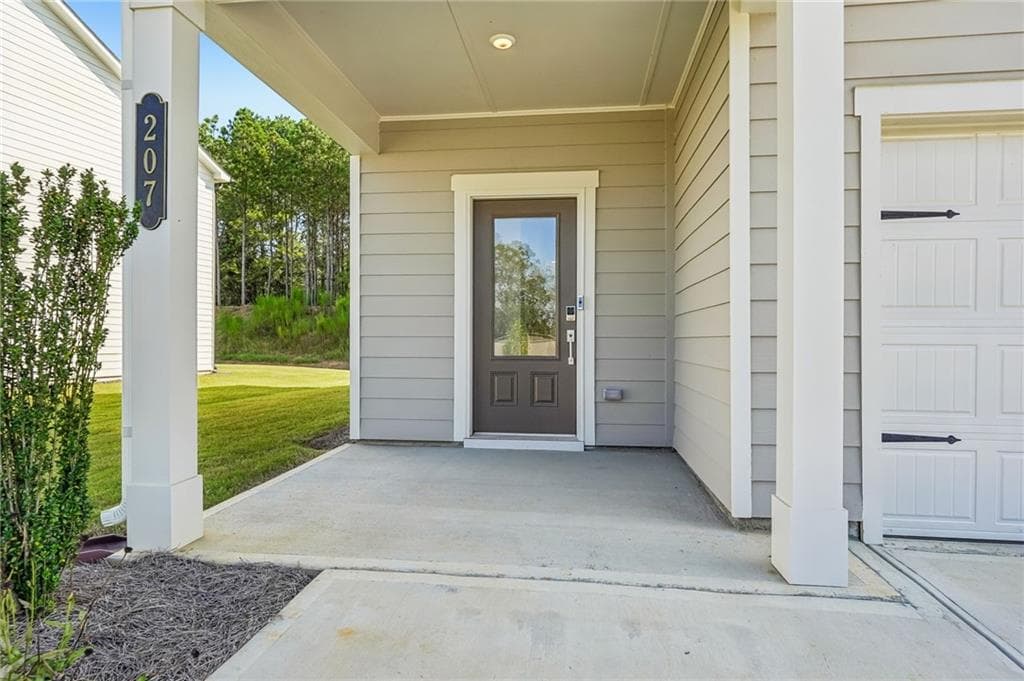 3 bedroom, 3 bathroom, 2,034 sq ft single family residence under contract at 207 Groveton Court, Euharlee, GA 30145 — photo 2