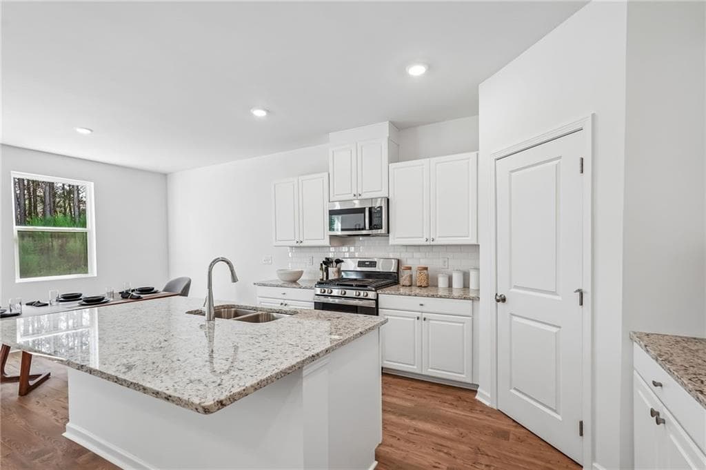 3 bedroom, 3 bathroom, 2,034 sq ft single family residence under contract at 207 Groveton Court, Euharlee, GA 30145 — photo 9
