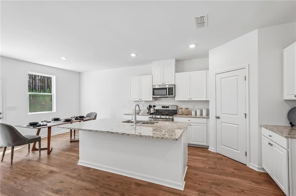 3 bedroom, 3 bathroom, 2,034 sq ft single family residence under contract at 207 Groveton Court, Euharlee, GA 30145 — photo 10