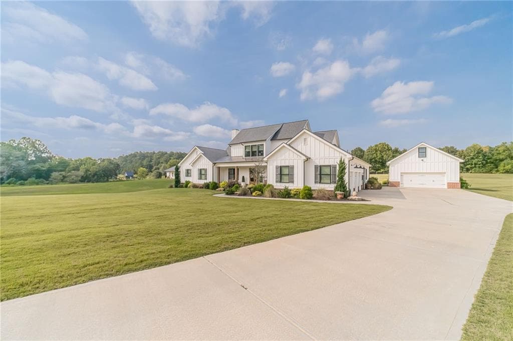 4 bedroom, 4 bathroom, 3,351 sq ft single family residence for sale at 3632 Stock Road, Monroe, GA 30656 — photo 2