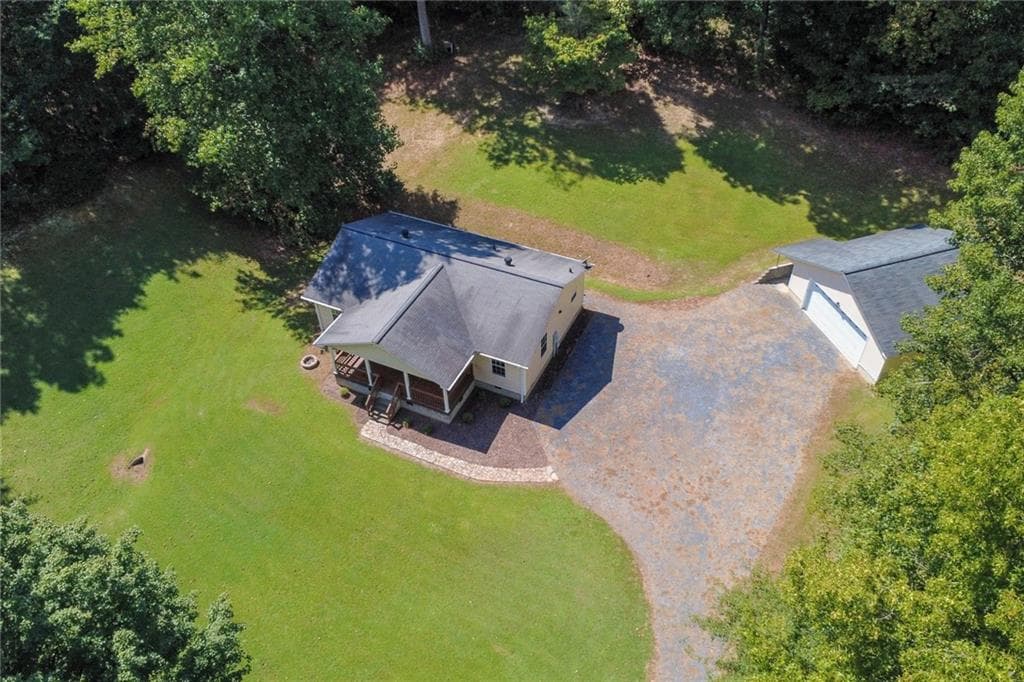 2 bedroom, 1 bathroom, 1,232 sq ft single family residence under contract at 160 Sloan Road, Resaca, GA 30735 — photo 5