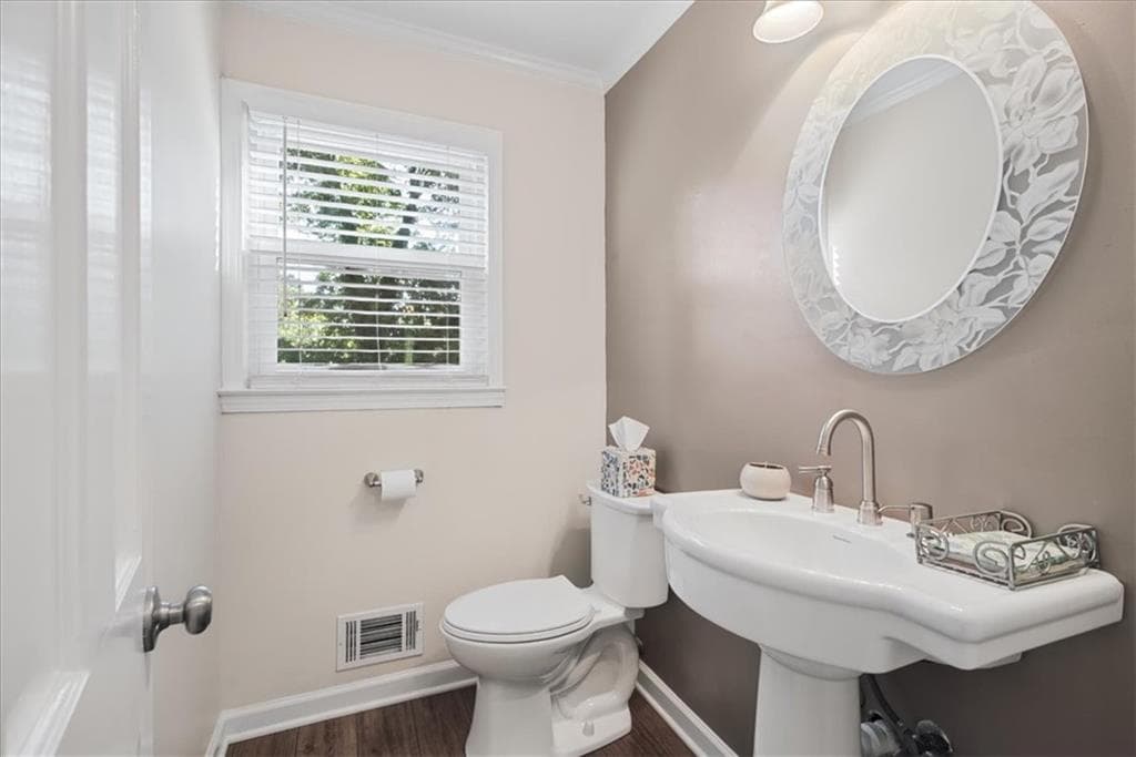4 bedroom, 3 bathroom, 2,626 sq ft single family residence for sale at 1909 Kemp Road, Marietta, GA 30066 — photo 8
