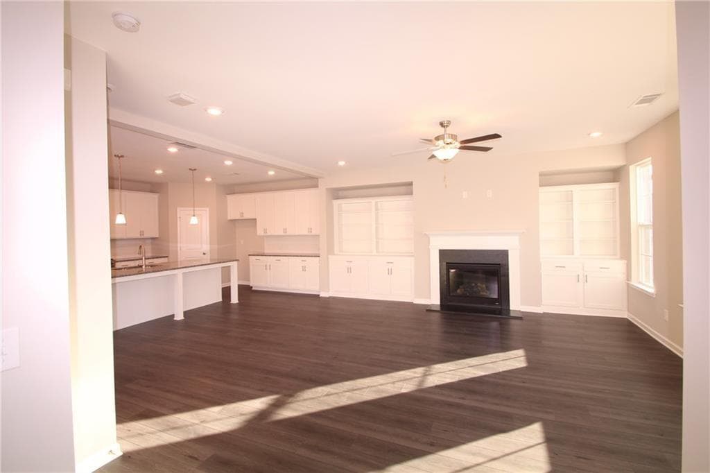 4 bedroom, 4 bathroom, 2,530 sq ft single family residence for rent at 4266 Waxwing Street, Hoschton, GA 30548 for $2,600 a month — photo 4
