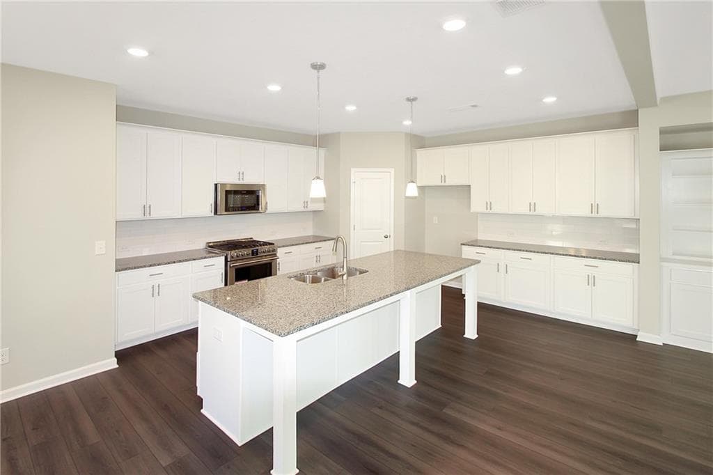 4 bedroom, 4 bathroom, 2,530 sq ft single family residence for rent at 4266 Waxwing Street, Hoschton, GA 30548 for $2,600 a month — photo 7