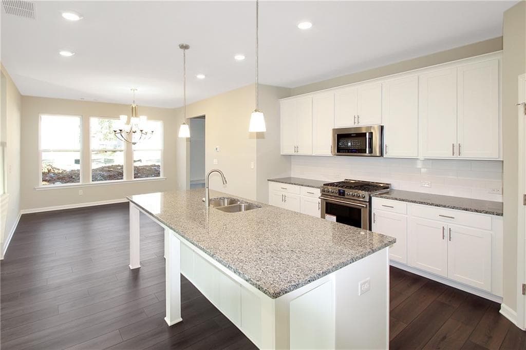 4 bedroom, 4 bathroom, 2,530 sq ft single family residence for rent at 4266 Waxwing Street, Hoschton, GA 30548 for $2,600 a month — photo 8