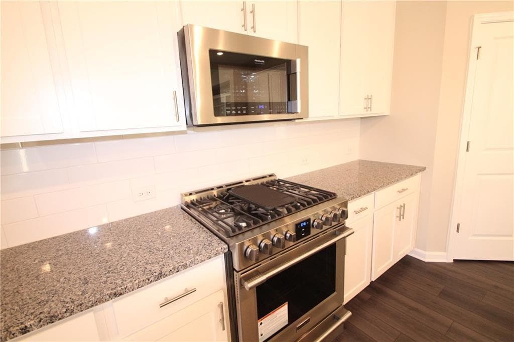 4 bedroom, 4 bathroom, 2,530 sq ft single family residence for rent at 4266 Waxwing Street, Hoschton, GA 30548 for $2,600 a month — photo 9