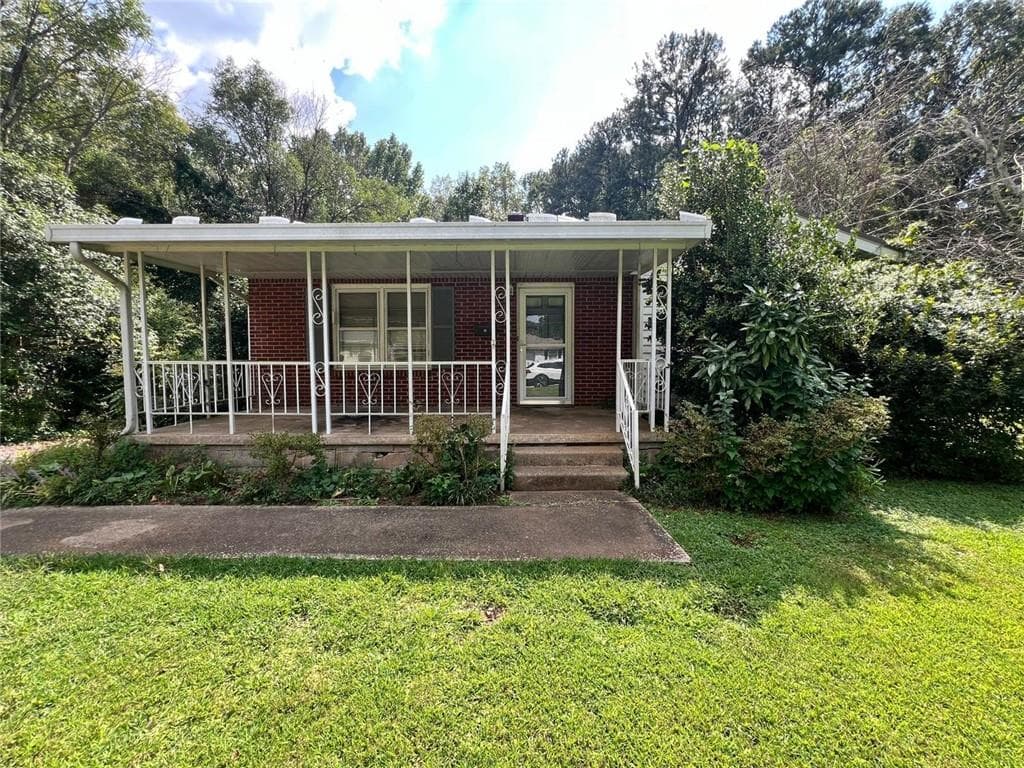 2 bedroom, 2 bathroom, 1,516 sq ft single family residence under contract at 1026 Magbee Drive, Smyrna, GA 30080 — photo 2