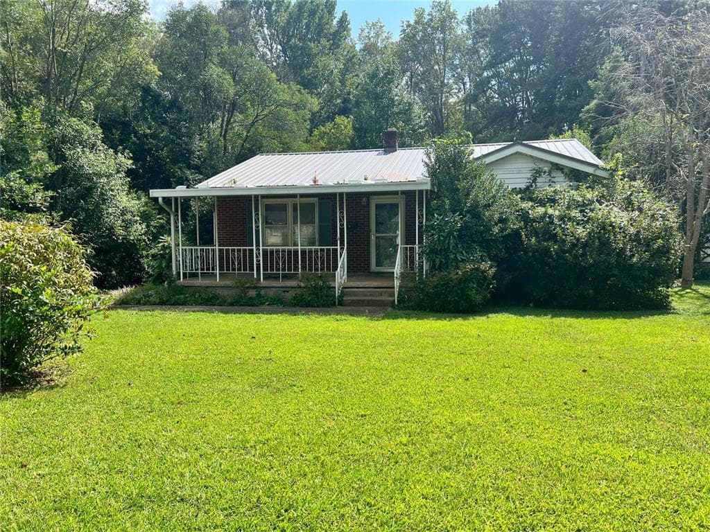 2 bedroom, 2 bathroom, 1,516 sq ft single family residence under contract at 1026 Magbee Drive, Smyrna, GA 30080 — photo 4