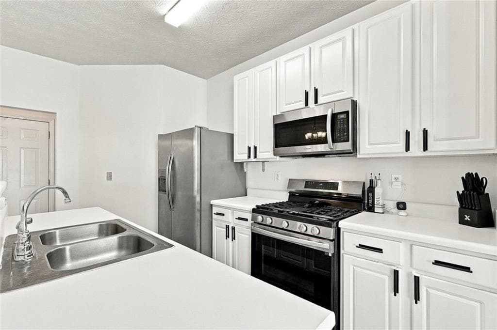 2 bedroom, 3 bathroom, 1,576 sq ft townhouse for sale at 181 Oak Green Drive, Lawrenceville, GA 30044 — photo 8