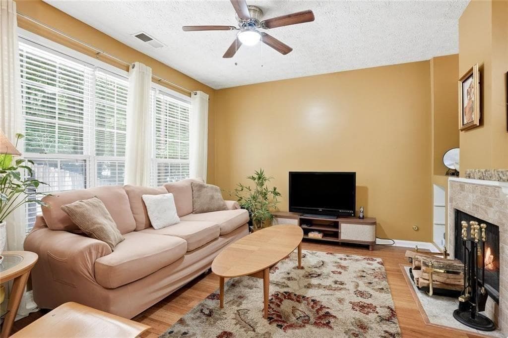 2 bedroom, 3 bathroom, 1,594 sq ft townhouse under contract at 1605 Jackson Trace Court, Atlanta, GA 30318 — photo 6