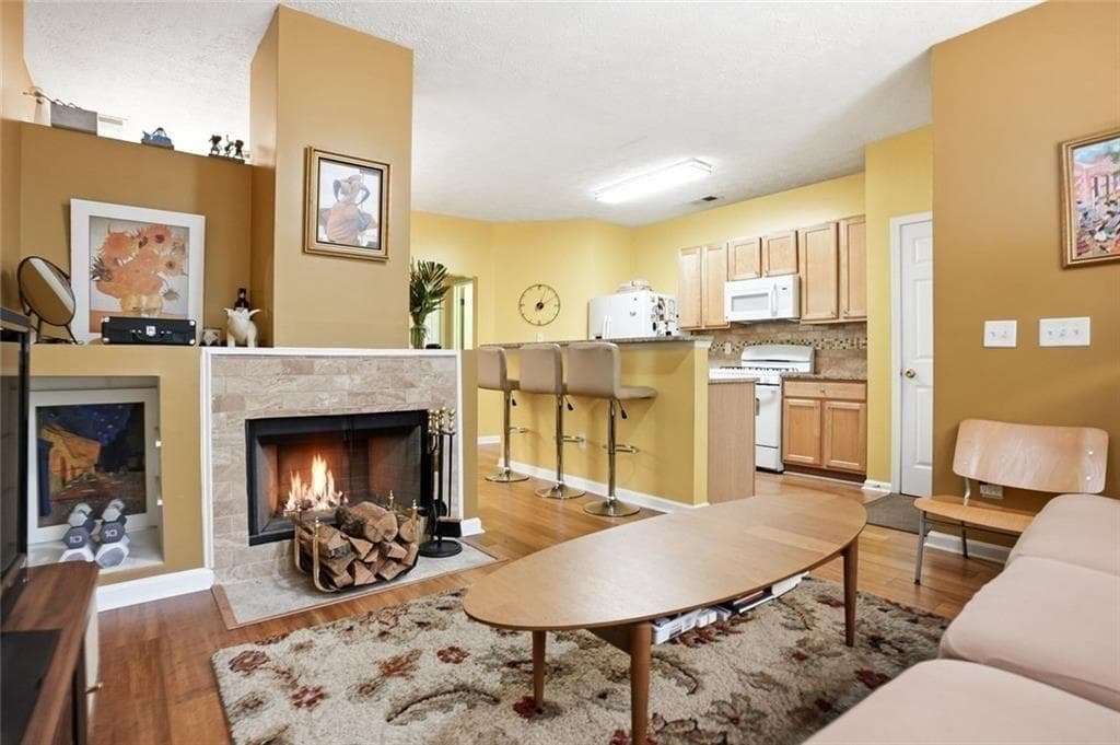 2 bedroom, 3 bathroom, 1,594 sq ft townhouse under contract at 1605 Jackson Trace Court, Atlanta, GA 30318 — photo 7