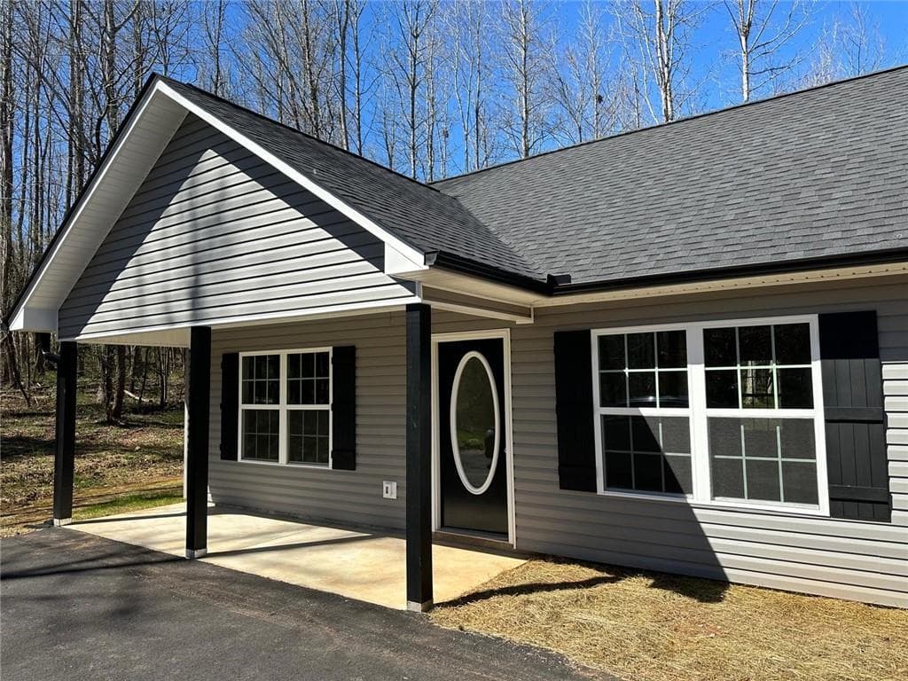 3 bedroom, 2 bathroom, 1,180 sq ft single family residence for rent at 295 Pony Lake Road, Dahlonega, GA 30533 for $2,100 a month — photo 2