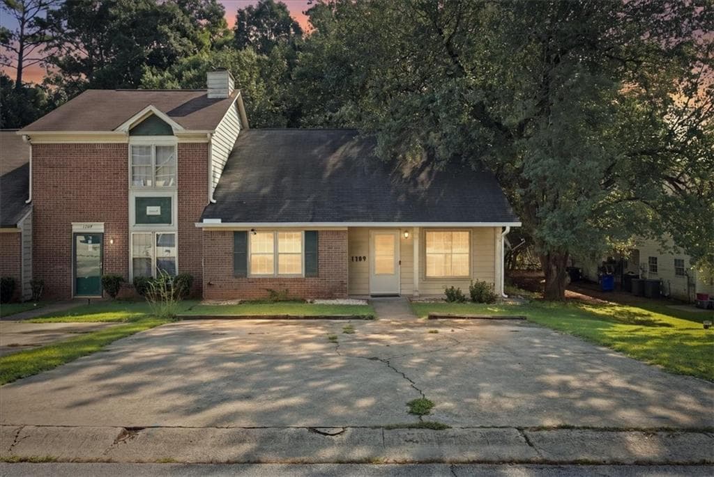 3 bedroom, 3 bathroom, 1,313 sq ft townhouse under contract at 1709 Winchester Way, Conyers, GA 30013
