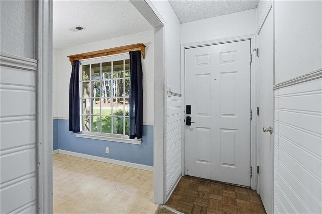 3 bedroom, 3 bathroom, 1,313 sq ft townhouse under contract at 1709 Winchester Way, Conyers, GA 30013 — photo 5