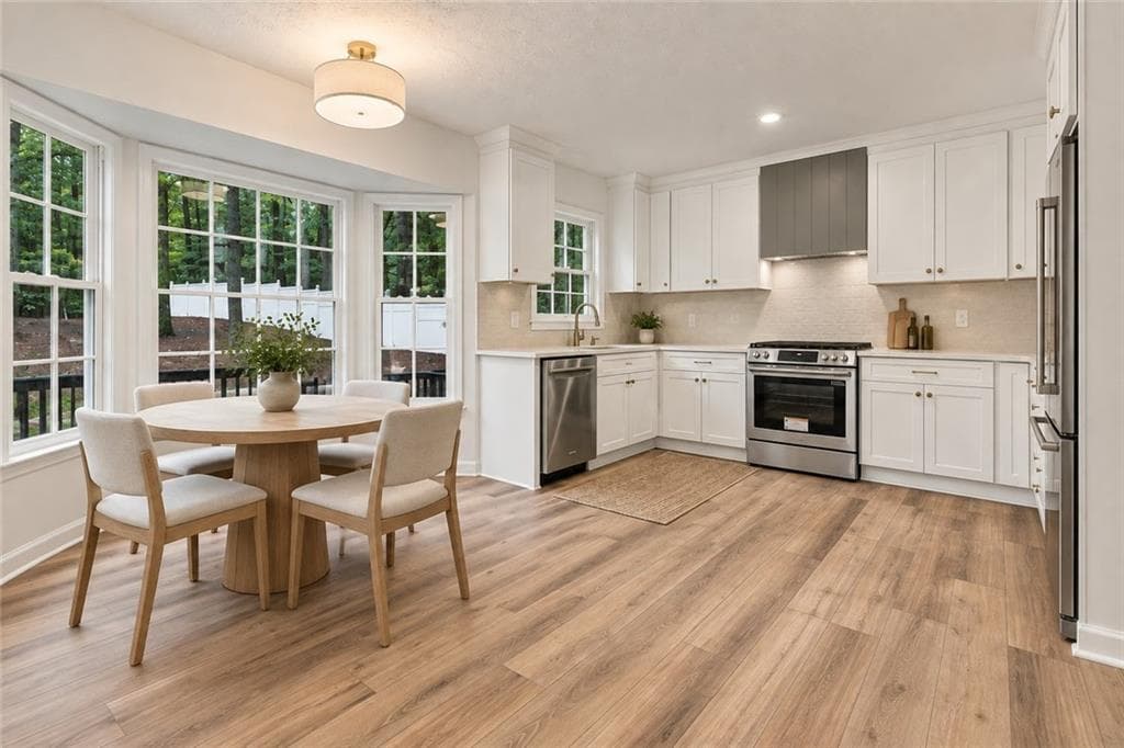 4 bedroom, 3 bathroom, 2,397 sq ft single family residence under contract at 120 Catharine Lane, Fayetteville, GA 30214 — photo 10