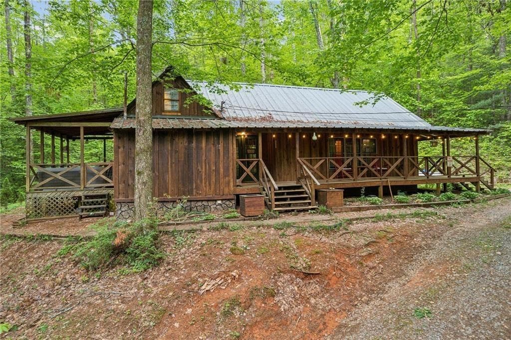 3 bedroom, 2 bathroom, 1,892 sq ft single family residence for sale at 85 Clear Lake Court, Ellijay, GA 30540 — photo 1 of 39