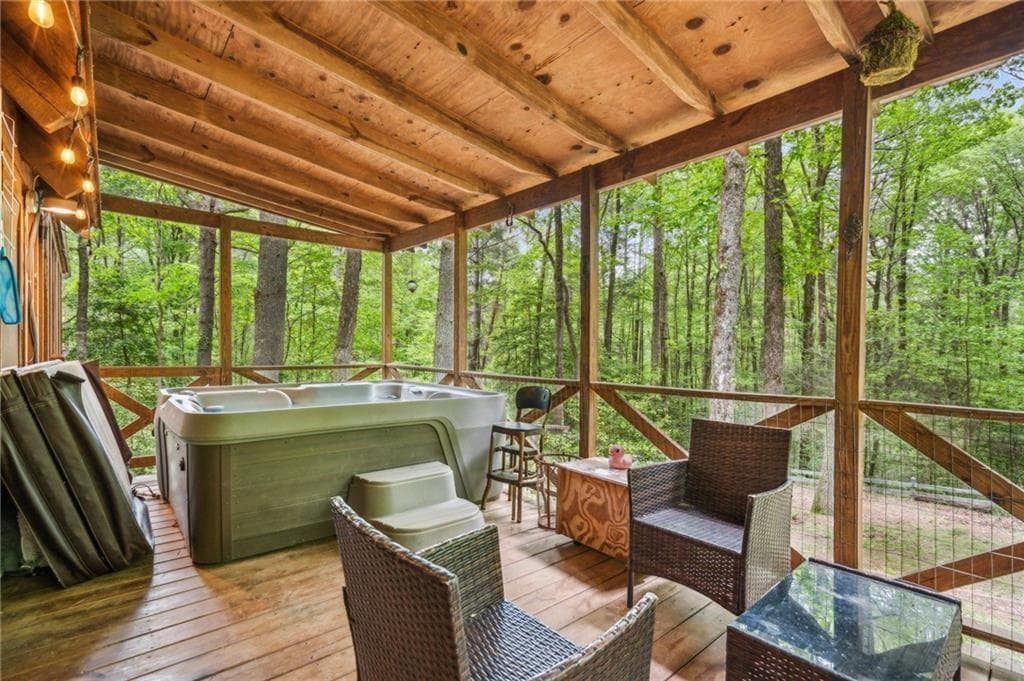 3 bedroom, 2 bathroom, 1,892 sq ft single family residence for sale at 85 Clear Lake Court, Ellijay, GA 30540 — photo 3
