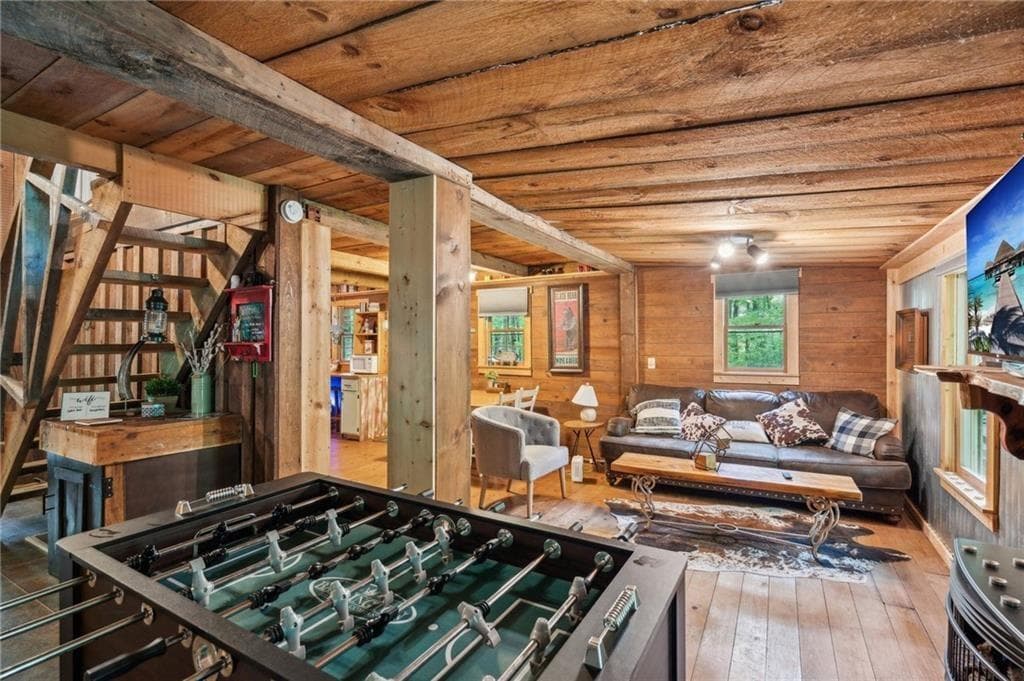 3 bedroom, 2 bathroom, 1,892 sq ft single family residence for sale at 85 Clear Lake Court, Ellijay, GA 30540 — photo 4