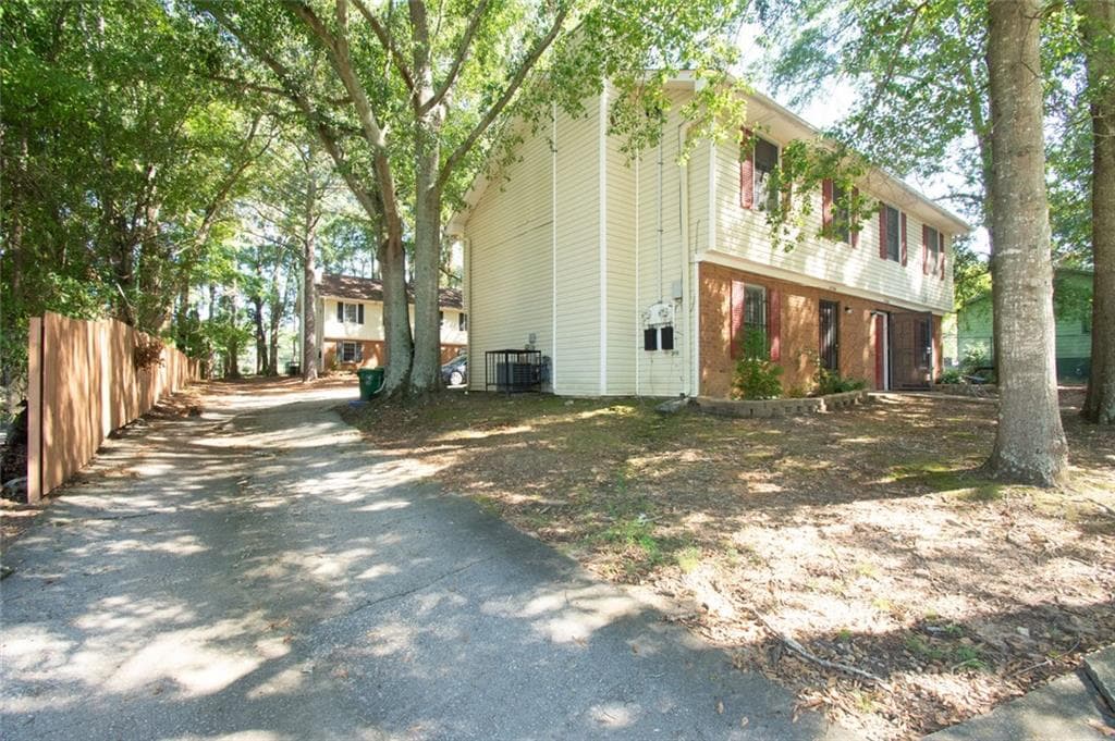 duplex for sale at 6704 Chupp Road, Lithonia, GA 30058 — photo 9