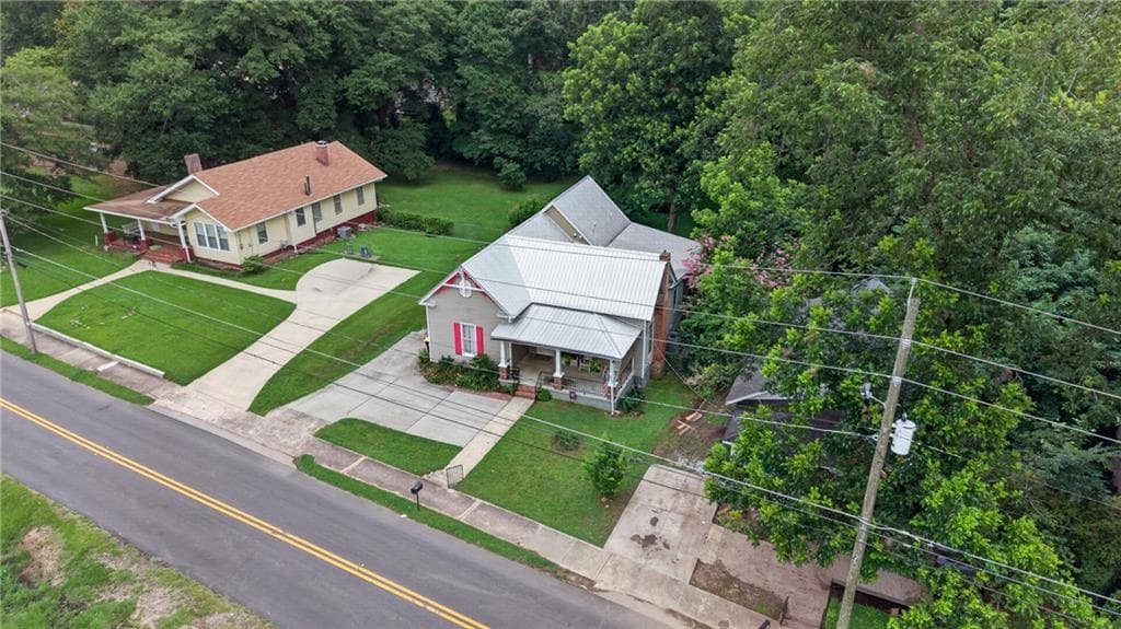 3 bedroom, 2 bathroom, 1,700 sq ft single family residence for sale at 171 NE Broad Street, Fairburn, GA 30213 — photo 4