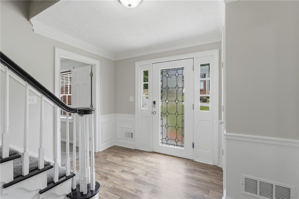 5 bedroom, 3 bathroom, 3,523 sq ft single family residence for sale at 835 Lockriver Way, Lawrenceville, GA 30044 — photo 4