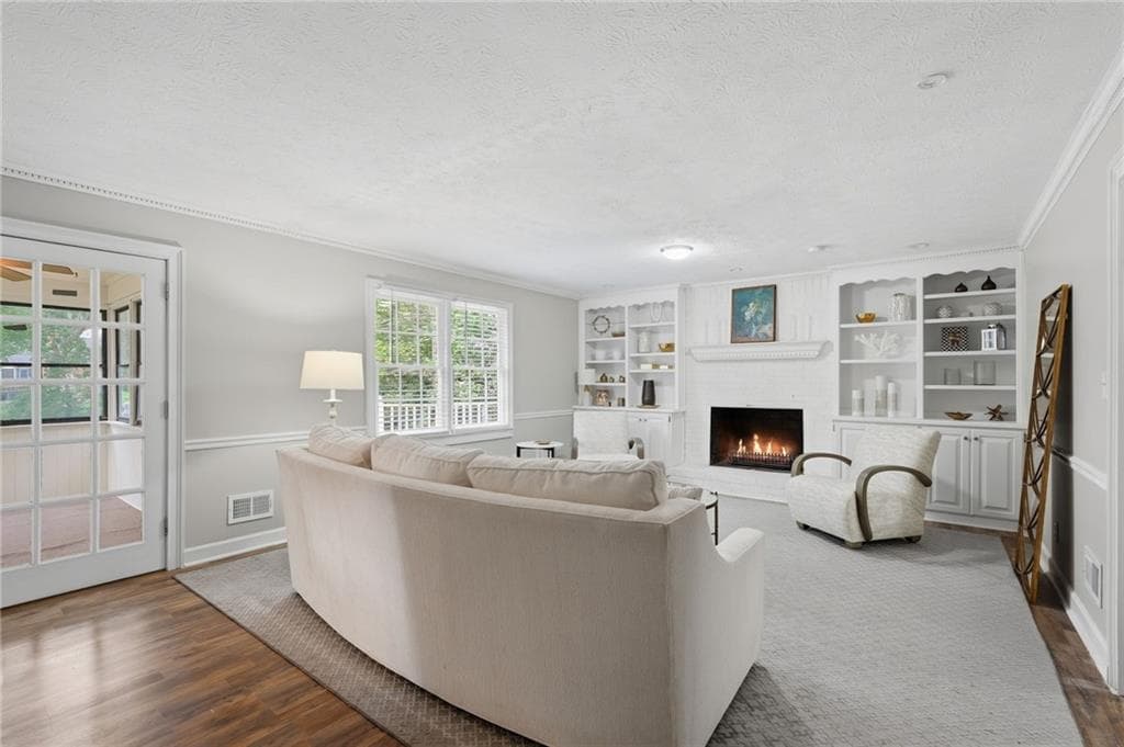 5 bedroom, 3 bathroom, 3,523 sq ft single family residence for sale at 835 Lockriver Way, Lawrenceville, GA 30044 — photo 9