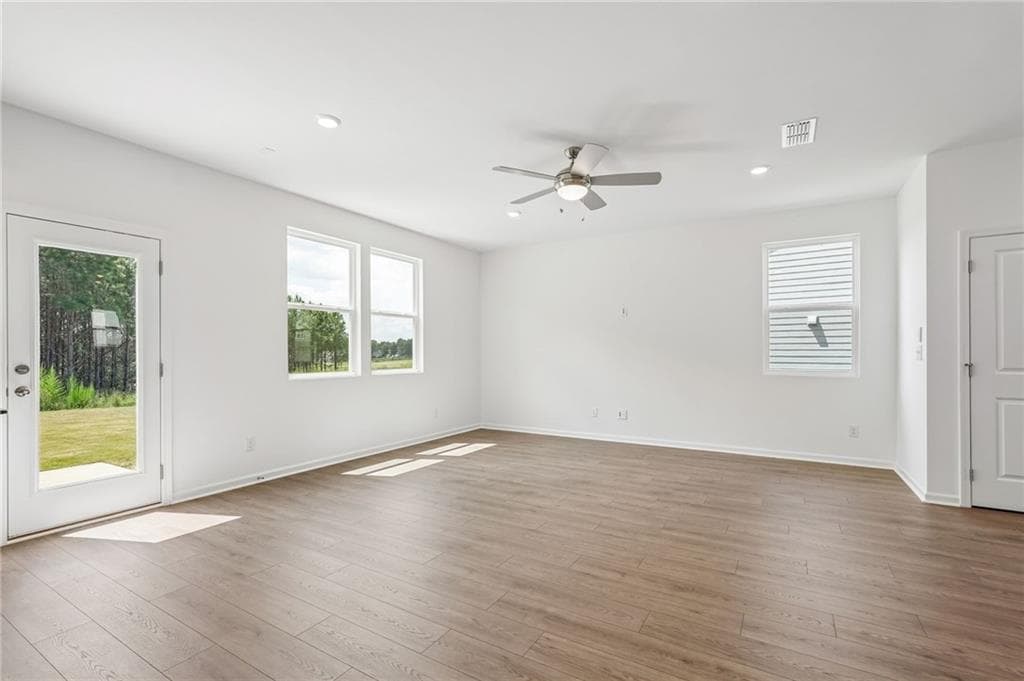4 bedroom, 3 bathroom, 2,184 sq ft single family residence for sale at 216 Groveton Court, Euharlee, GA 30145 — photo 3