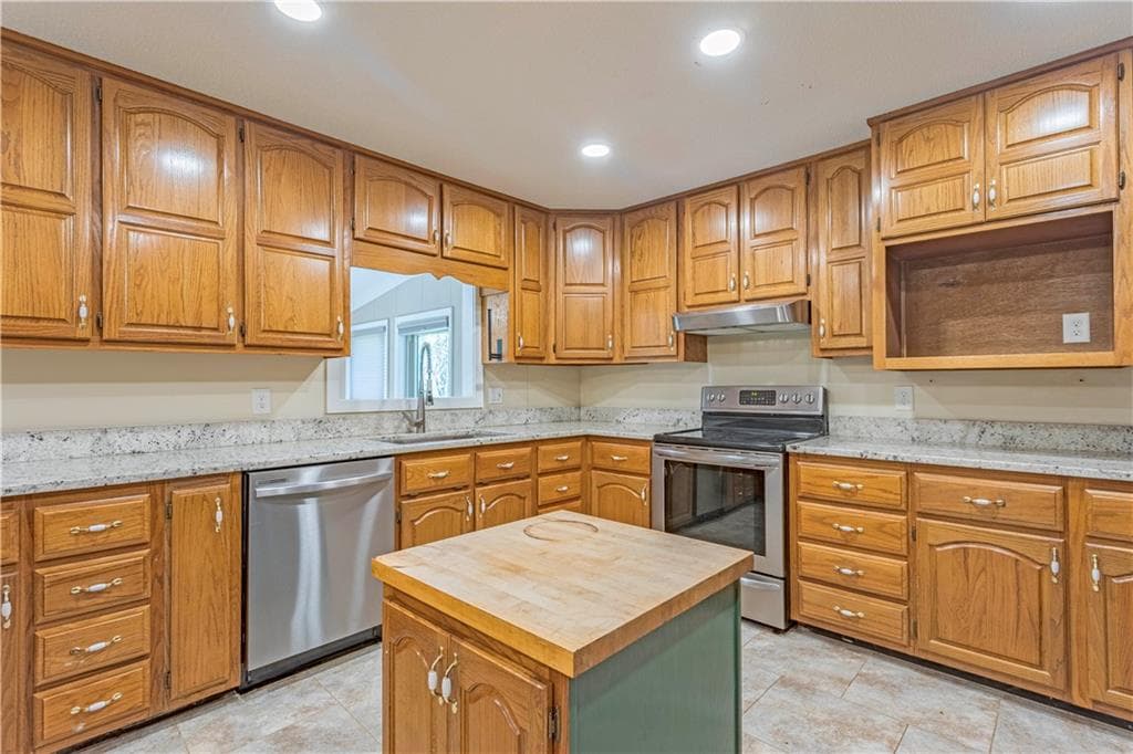3 bedroom, 3 bathroom, 1,760 sq ft single family residence for sale at 63 Sunset Drive, Ringgold, GA 30736 — photo 5