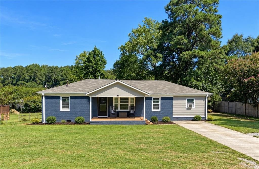 3 bedroom, 1 bathroom, 1,075 sq ft home for sale at 2308 Clay Road, Austell, GA