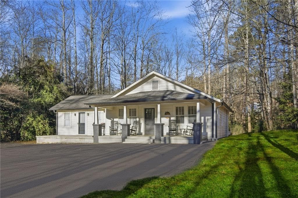 duplex for sale at 1374 Dawsonville Highway, Dahlonega, GA 30533 — photo 6