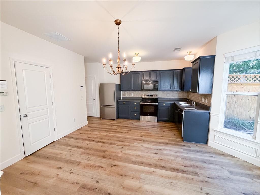 3 bedroom, 3 bathroom, 1,538 sq ft townhouse for rent at 216 Parc View Lane, Woodstock, GA 30188 for $2,400 a month — photo 5