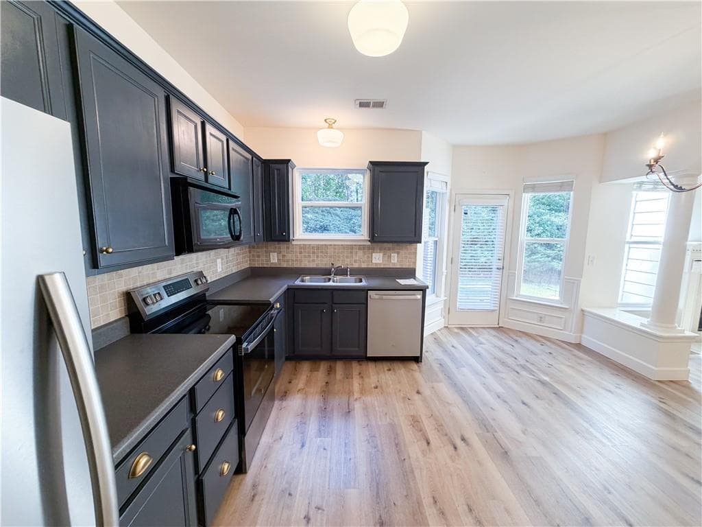 3 bedroom, 3 bathroom, 1,538 sq ft townhouse for rent at 216 Parc View Lane, Woodstock, GA 30188 for $2,400 a month — photo 6