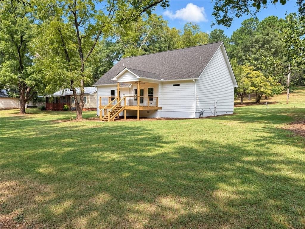 4 bedroom, 3 bathroom, 2,100 sq ft single family residence for sale at 875 Lynn Avenue, Jefferson, GA 30549 — photo 5