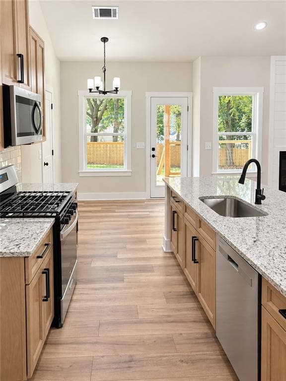 4 bedroom, 3 bathroom, 2,100 sq ft single family residence for sale at 875 Lynn Avenue, Jefferson, GA 30549 — photo 6