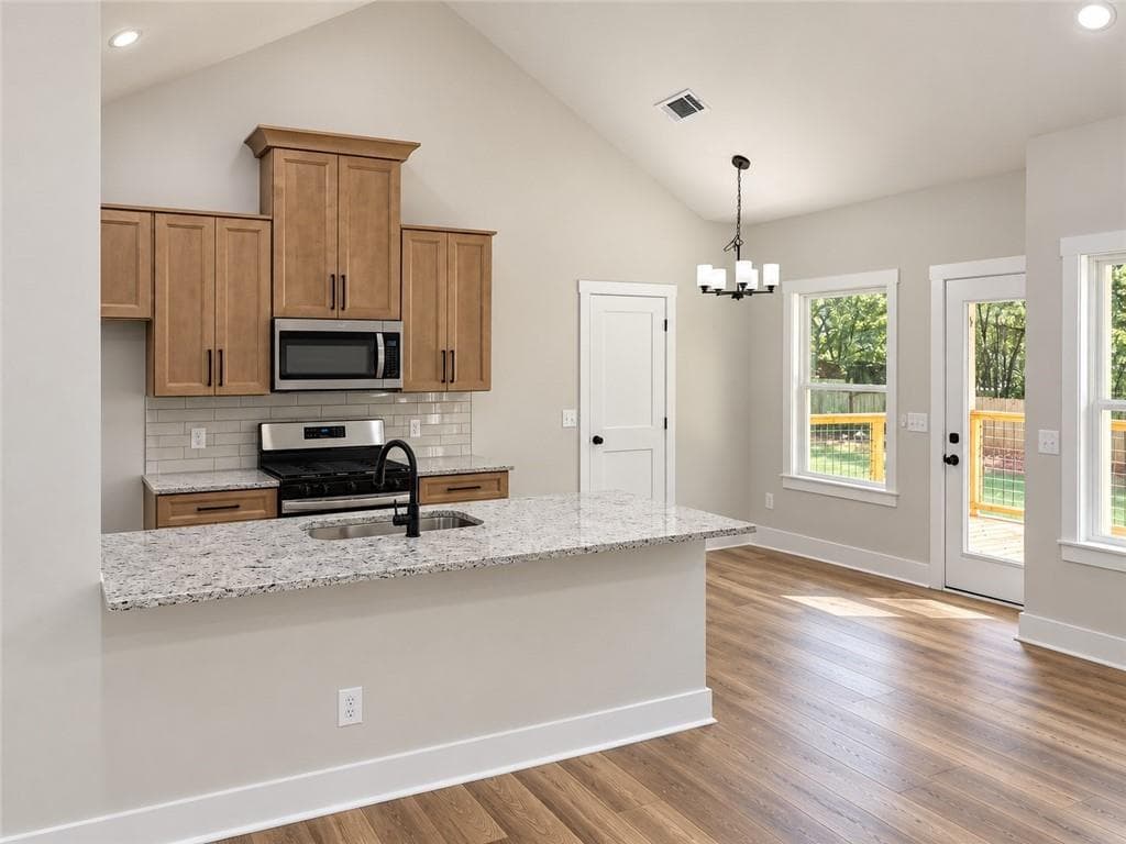 4 bedroom, 3 bathroom, 2,100 sq ft single family residence for sale at 875 Lynn Avenue, Jefferson, GA 30549 — photo 8
