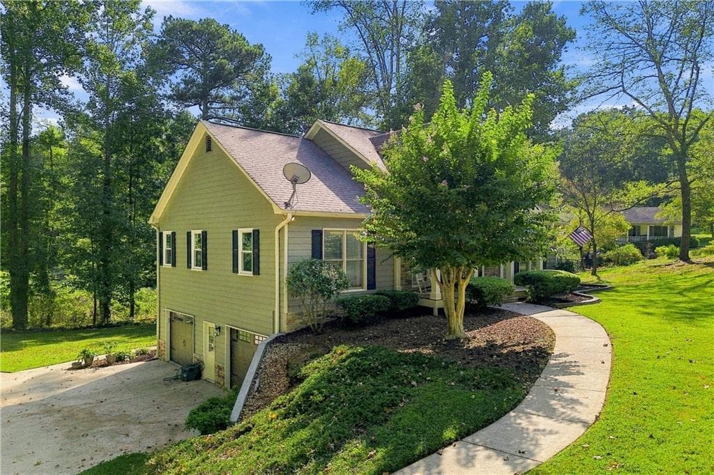3 bedroom, 2 bathroom, 1,536 sq ft single family residence under contract at 120 Mason Drive, Canton, GA 30115 — photo 3