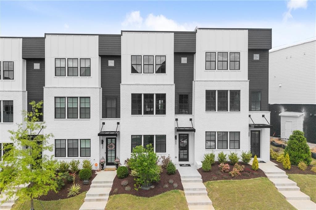 4 bedroom, 4 bathroom, 2,160 sq ft townhouse for sale at 433 Mezzo Lane 85, Alpharetta, GA 30009