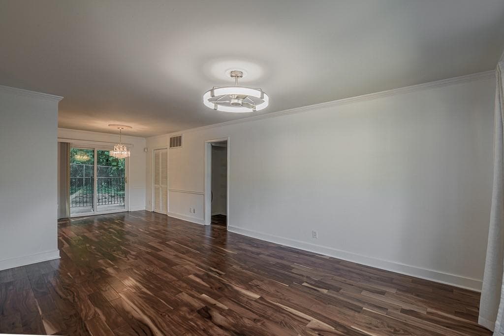 2 bedroom, 1 bathroom, 923 sq ft condominium for sale at 510 Coventry Road 11B, Decatur, GA 30030 — photo 3