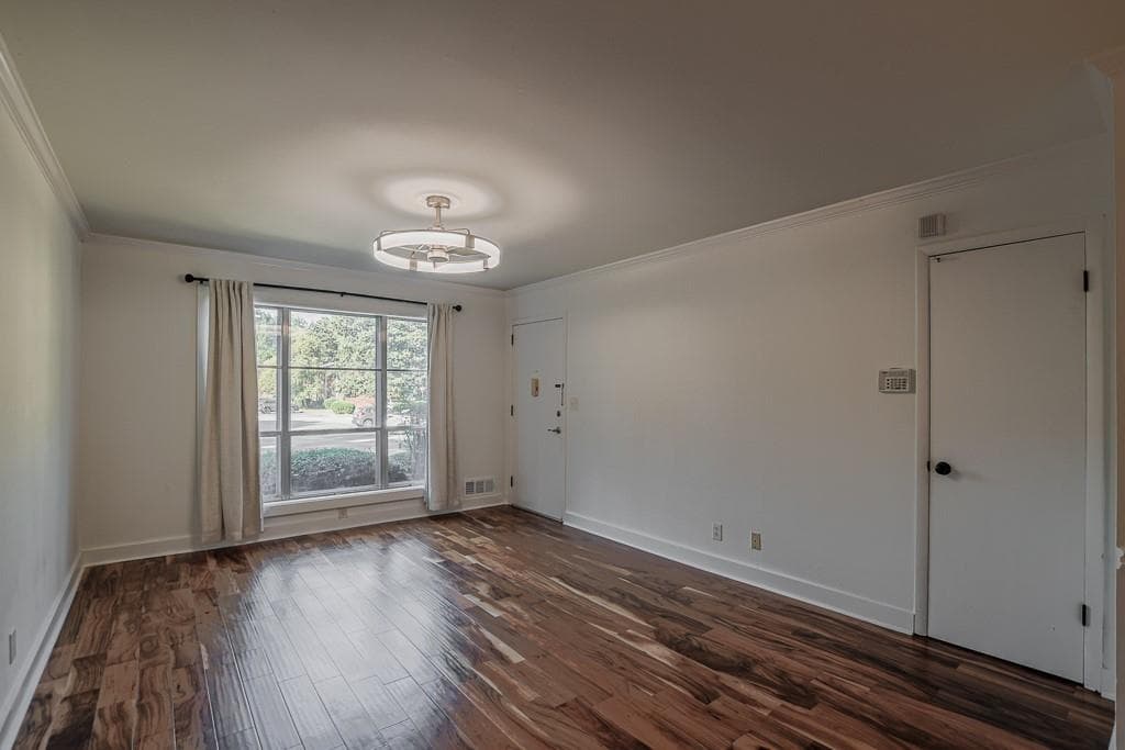 2 bedroom, 1 bathroom, 923 sq ft condominium for sale at 510 Coventry Road 11B, Decatur, GA 30030 — photo 4