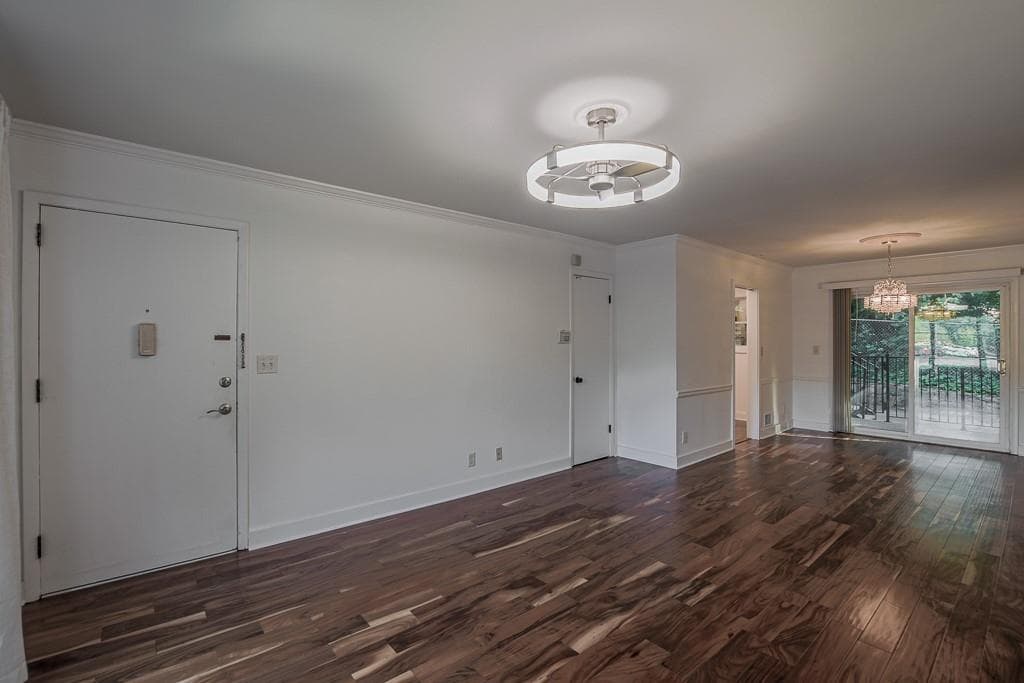 2 bedroom, 1 bathroom, 923 sq ft condominium for sale at 510 Coventry Road 11B, Decatur, GA 30030 — photo 5